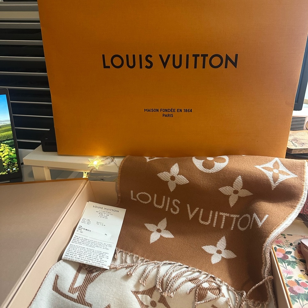Louis Vuitton Tan and Cream Monogram Scarf